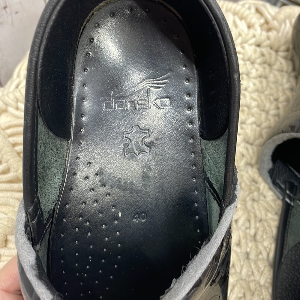 Dansko slip on black embossed print leather size 40 shoes - Picture 9 of 9
